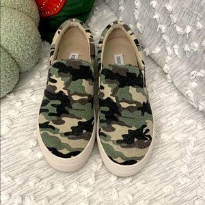 Steve Madden Platform Camo Tennis Shoes